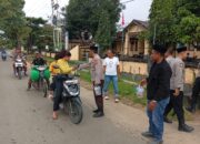 Tebar Kebaikan di Bulan Suci, Polsek Moyo Hulu Bagikan 200 Takjil di Jalur Lintas Sumbawa-Lunyuk