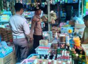 Polsek Kopang Laksanakan Patroli Dialogis di Pasar Jelojok, Jaga Keamanan dan Pantau Harga Sembako
