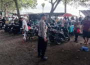 Wisata Pantai Kuranji Bangsal Membeludak, Polsek Labuapi Turun Tangan Pastikan Keamanan Pengunjung