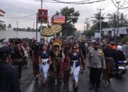 Polsek Kopang Laksanakan Pengamanan dan Patroli Dialogis Acara Nyongkolan di Desa Monggas