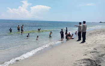 Pastikan Keamanan Pasca-Lebaran, Polsek Batulayar Intensifkan Patroli Dialogis di Titik Keramaian Wisata