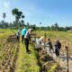 Dukung Ketahanan Pangan, Bhabinkamtibmas Desa Barejulat Tinjau Masyarakat Binaan