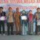 Hadir Dalam Pelepasan Siswa SMAN 1 Alas Barat, Kapolsek Berikan Motivasi dan Antisipasi Konvoi Lulusan