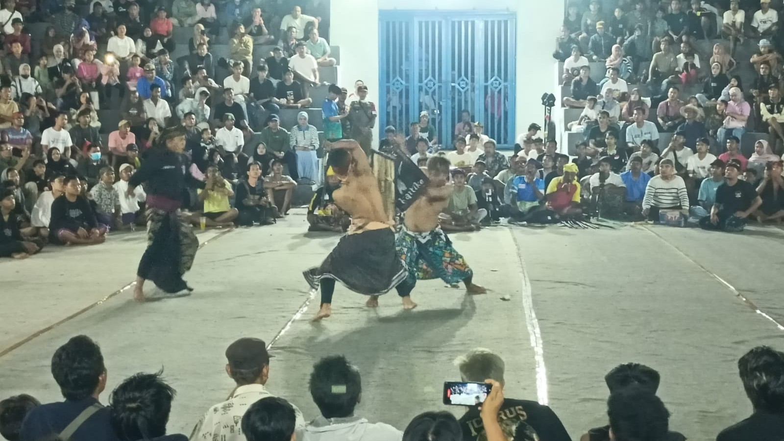 Laga Sengit Pepadu Se-Lombok di Arena Peresean