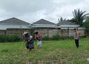 Polsek Labuapi Gerakkan Warga Karang Bongkot Manfaatkan Lahan Pekarangan
