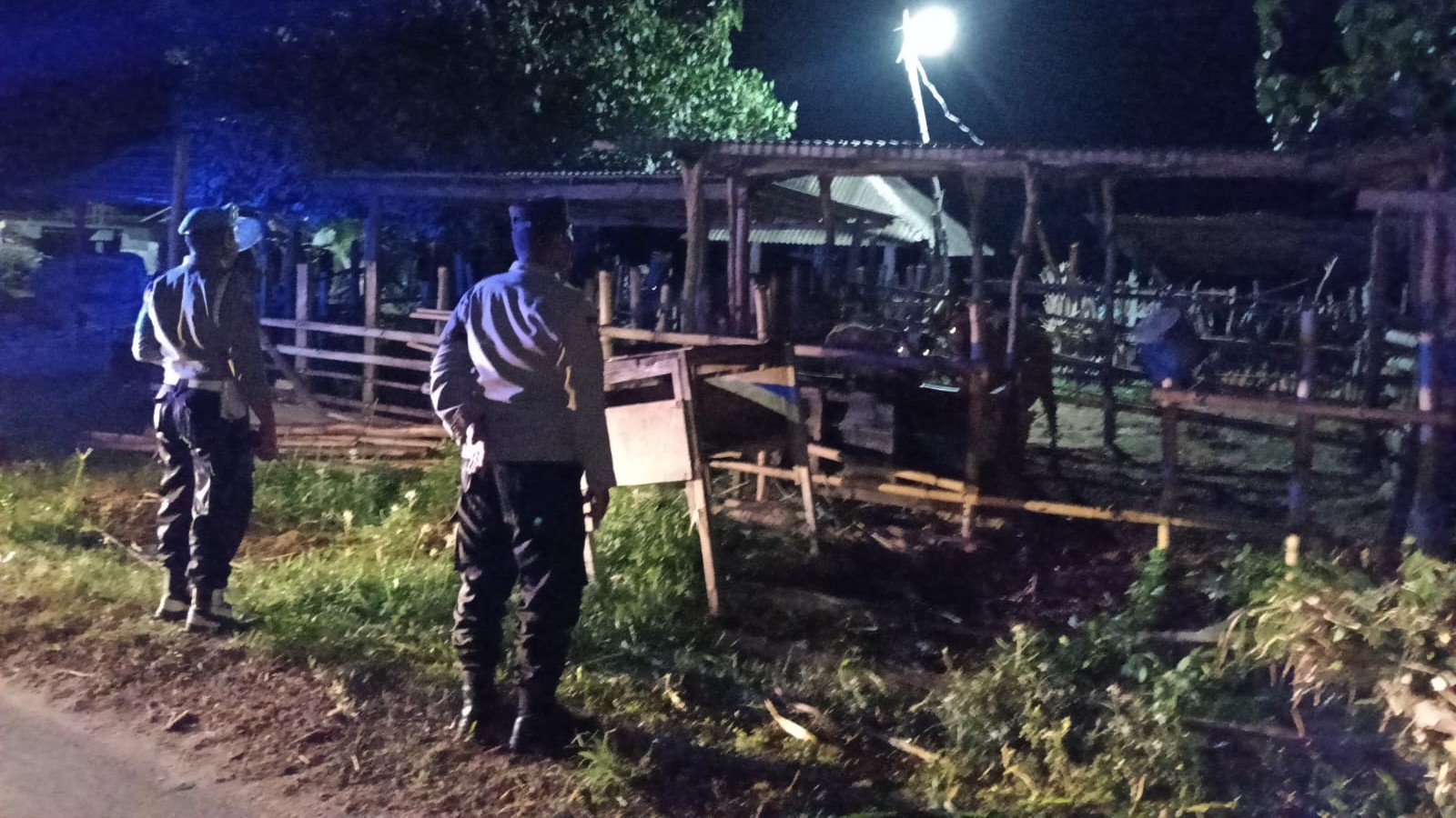 Jaga Kamtibmas, Polsek Sekotong Patroli Kandang Ternak Dini Hari