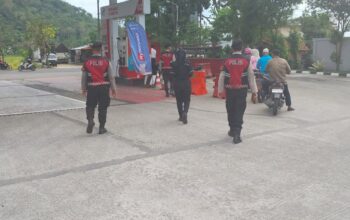 Antisipasi Kelangkaan BBM, Polres Lombok Barat Gelar Patroli di SPBU