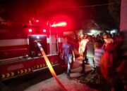 Respons Cepat Polsek Hu’u Tangani Kebakaran Rumah Panggung di Desa Cempi Jaya, Tidak Ada Korban Jiwa