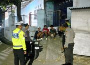 Patroli Harkamtibmas Polres Dompu Intensif Sambangi Titik Keramaian, Edukasi Remaja Cegah Kenakalan dan Gangguan Kamtibmas
