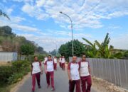 Jaga Kebugaran dan Fisik Personel, Anggota Polres Sumbawa Barat Gelar Olahraga Jalan Sehat