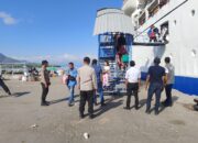 Polsek Kawasan Pelabuhan Laut Bima Amankan Kedatangan dan Keberangkatan KM AWU, Aktivitas Penumpang Berjalan Aman dan Lancar