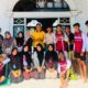 Bhakti Religi, Bhabinkamtibmas Polsek Woha dan Mahasiswa Universitas STKIP Taman siswa Gotong Royong Bersihkan Masjid