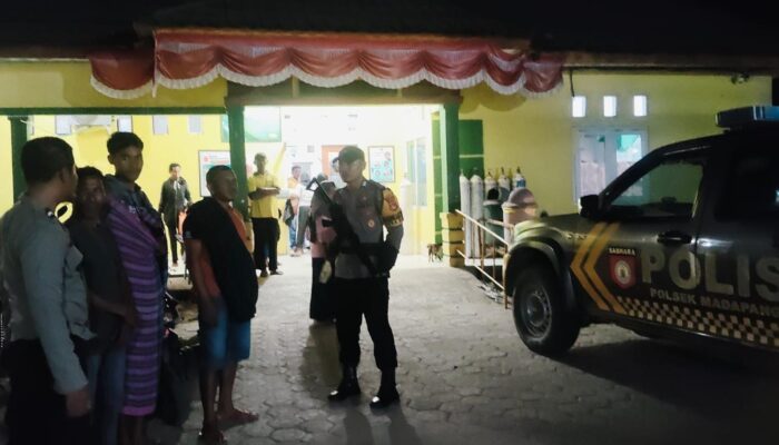 Patroli Malam di Jam Rawan Upaya Polsek Madapangga Cegah Potensi Guankamtibmas di Wilayah Hukumnya