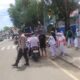 Polsubsektor Raba Laksanakan Gatur Lalin “Rawan Siang”, Berikan Pelayanan Maksimal kepada Pelajar