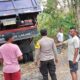 Diduga Kabin Lepas dari Pengunci, Truk Terperosok di Jalan Rontu-Kumbe Sopir di Evakuasi