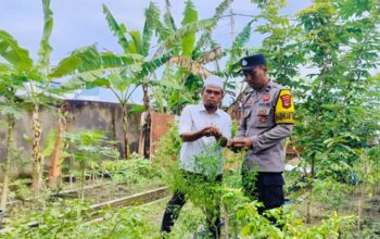 Upaya Polsek Labuapi Perkuat Pangan Keluarga Melalui Edukasi Pemanfaatan Pekarangan